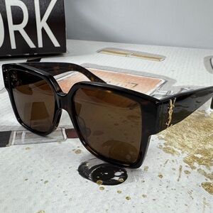 Stylish Black Sunglasses